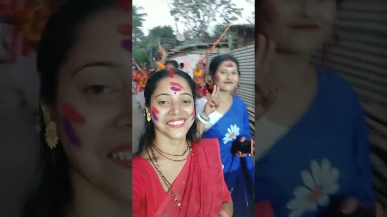 তোমাদের সঙ্গে দোল উৎসব আর বসন্ত উৎসবের দিনটি  শেয়ার করলাম ।