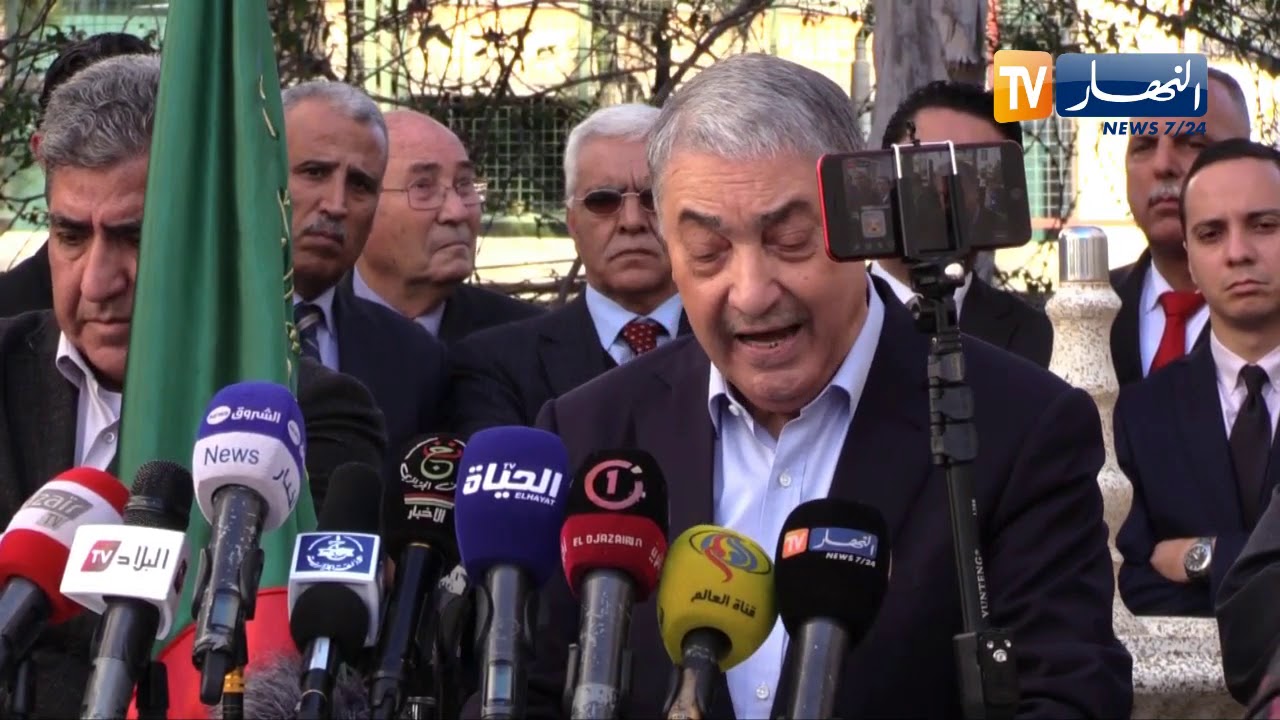 بن فليس يعلن عدم مشاركته في الإنتخابات الرئاسية