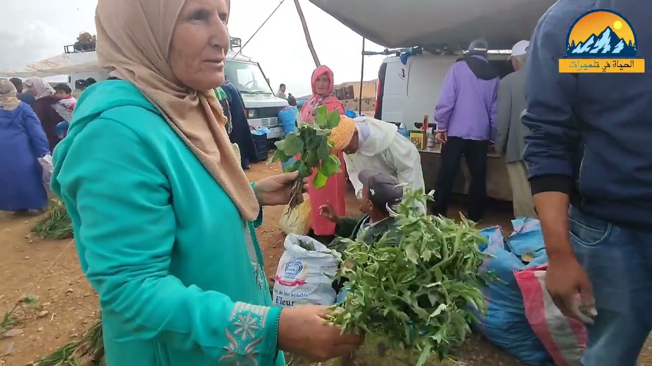 التسوق بالسوق الاسبوعي بجماعة تازوطة إقليم صفرو