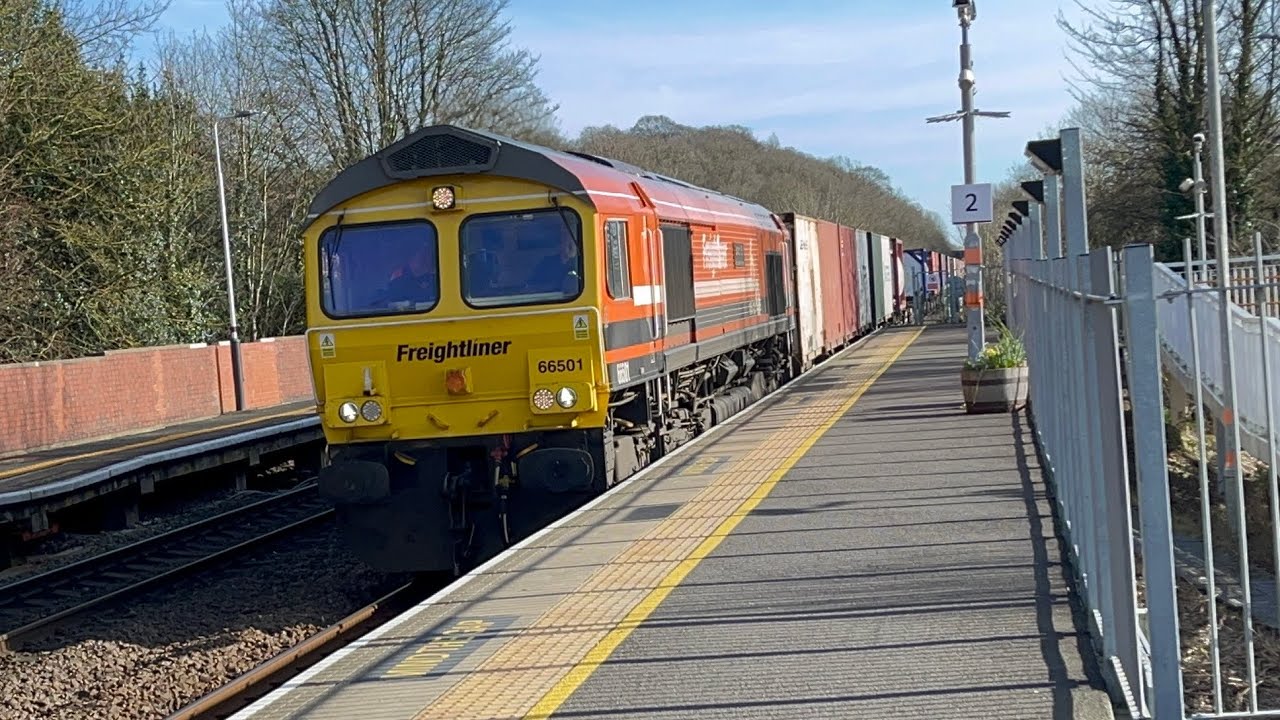 An orange 🍊 “Spirit of 69, Freightliner 60” 66501 4E24 with 195025 1L57 departing Lea Road 2/3/2026