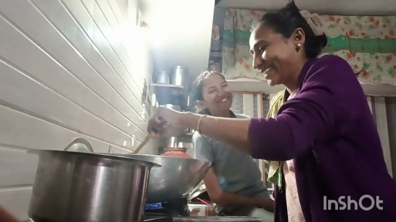 Ohh bapre baccho ki masti or aloomutter ki sabji banai#vlog#dailyvlog 