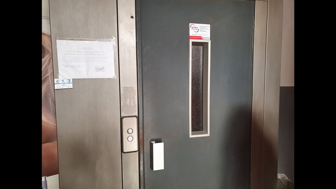 HORRIBLE Late 2000's Marino Roped Hydraulic Platform Lift@Via Velia 63, Salerno, Italy