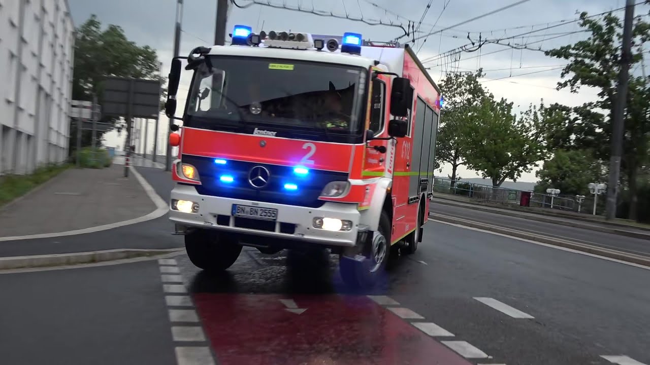 11.400. Video: HLF 20 BF Bonn FW 2 mit Bullhorngr&uuml;&szlig;en