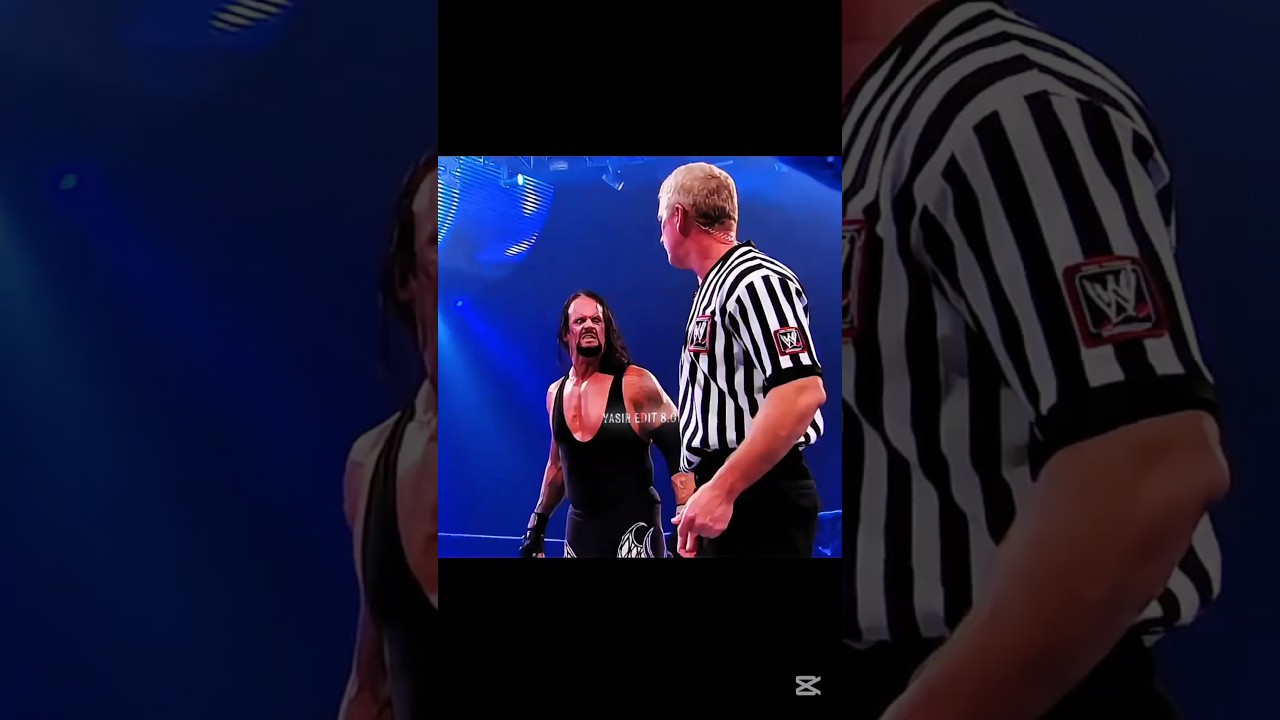 When refrees are stonger then wrestler😱,wait for end. #wwe #wrestling #raw