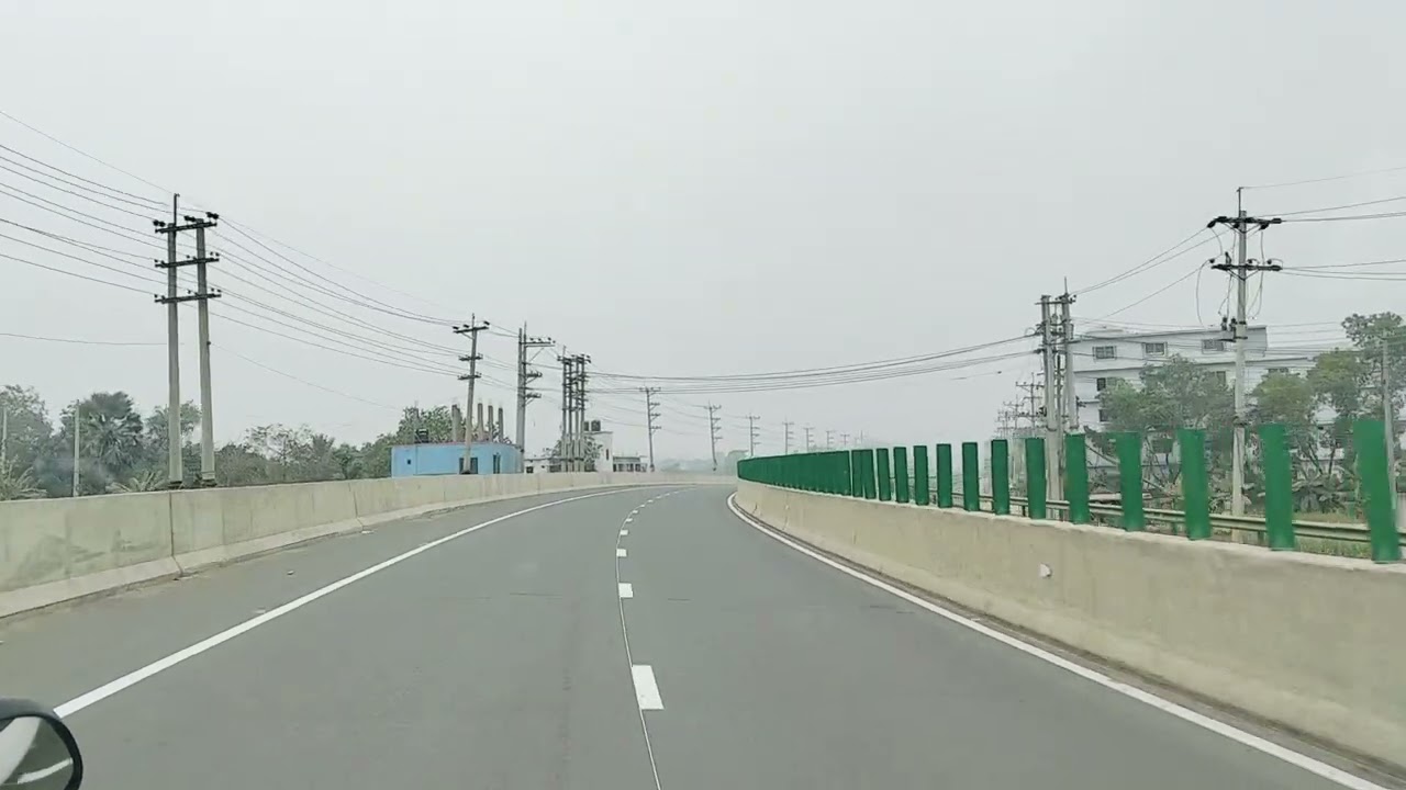 গাজীপুর বাইপাস থেকে গাউছিয়া যাওয়ার রাস্তা।