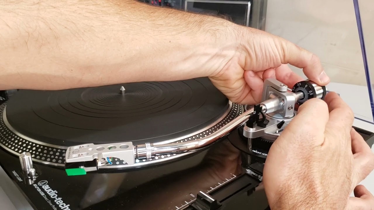 Toca-discos: ajustes e calibragem do braço.