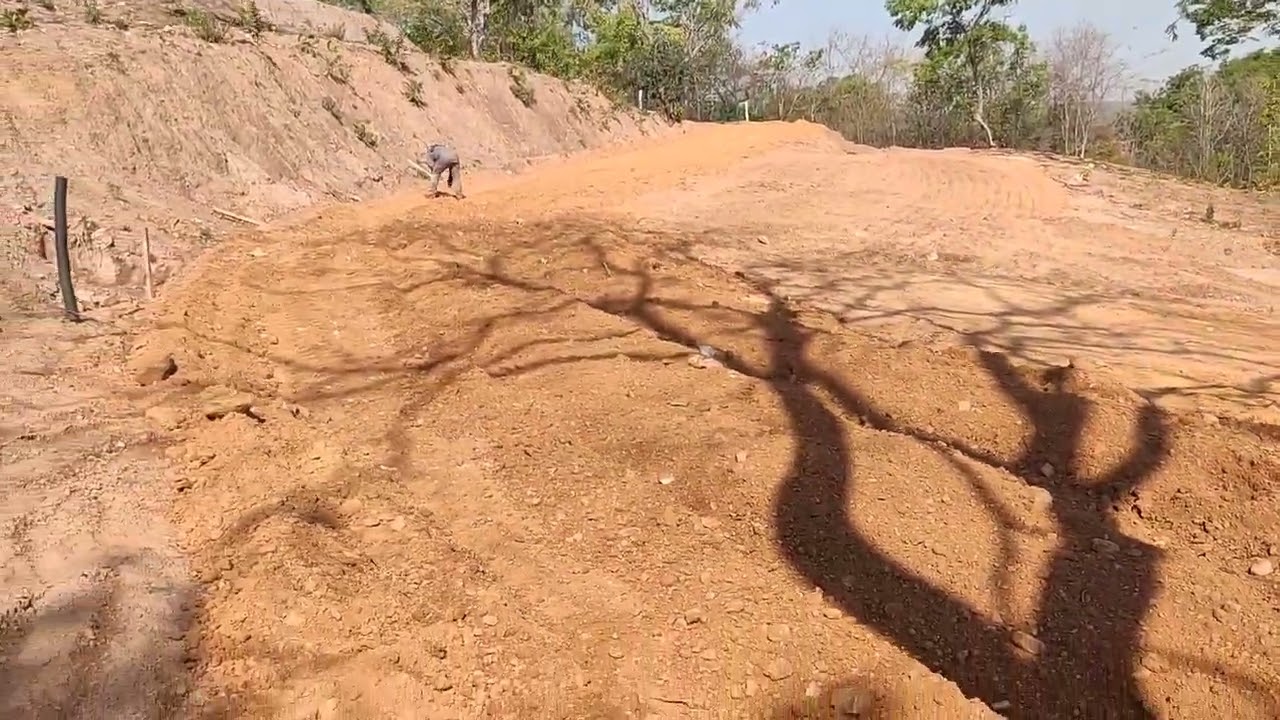 Motoniveladora en Action : Ma&icirc;triser le Nivellement du Terrain !