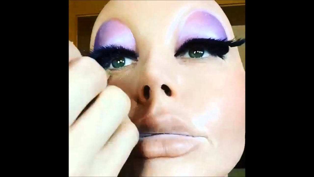 Xiça Penico TV - Assista à transformação alucinante de Heidi Klum em Jessica Rabbit