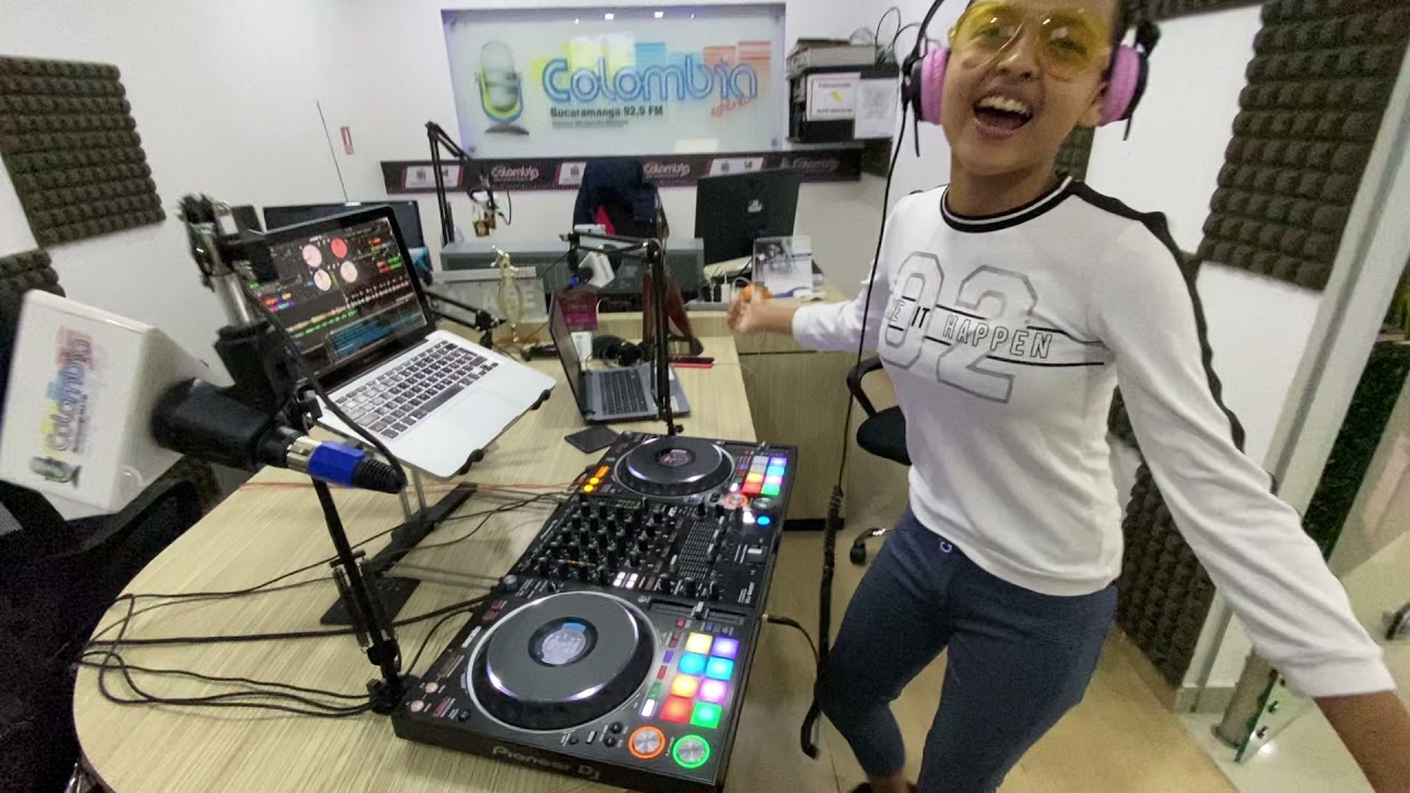 Muchas gracias por la invitación a mi amigos de la emisora Colombia estéreo. La pase increíble