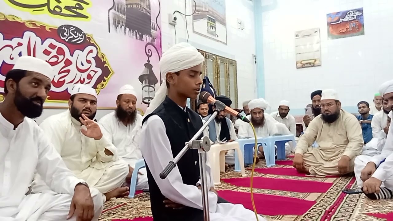 مقابلہ حسن قرات بمقام نانووالی پہلی پوزیشن حاصل کرنے والا بچہ عیدگاہ شریف ڈنگہ۔ 
