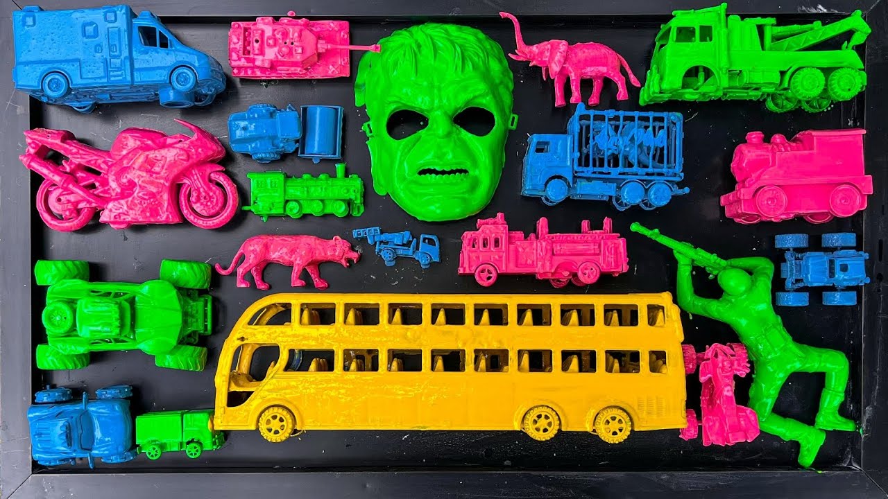 Membersihkan mainan mobilan bus telolet,mobil monster,motor balap,avangers,anomali