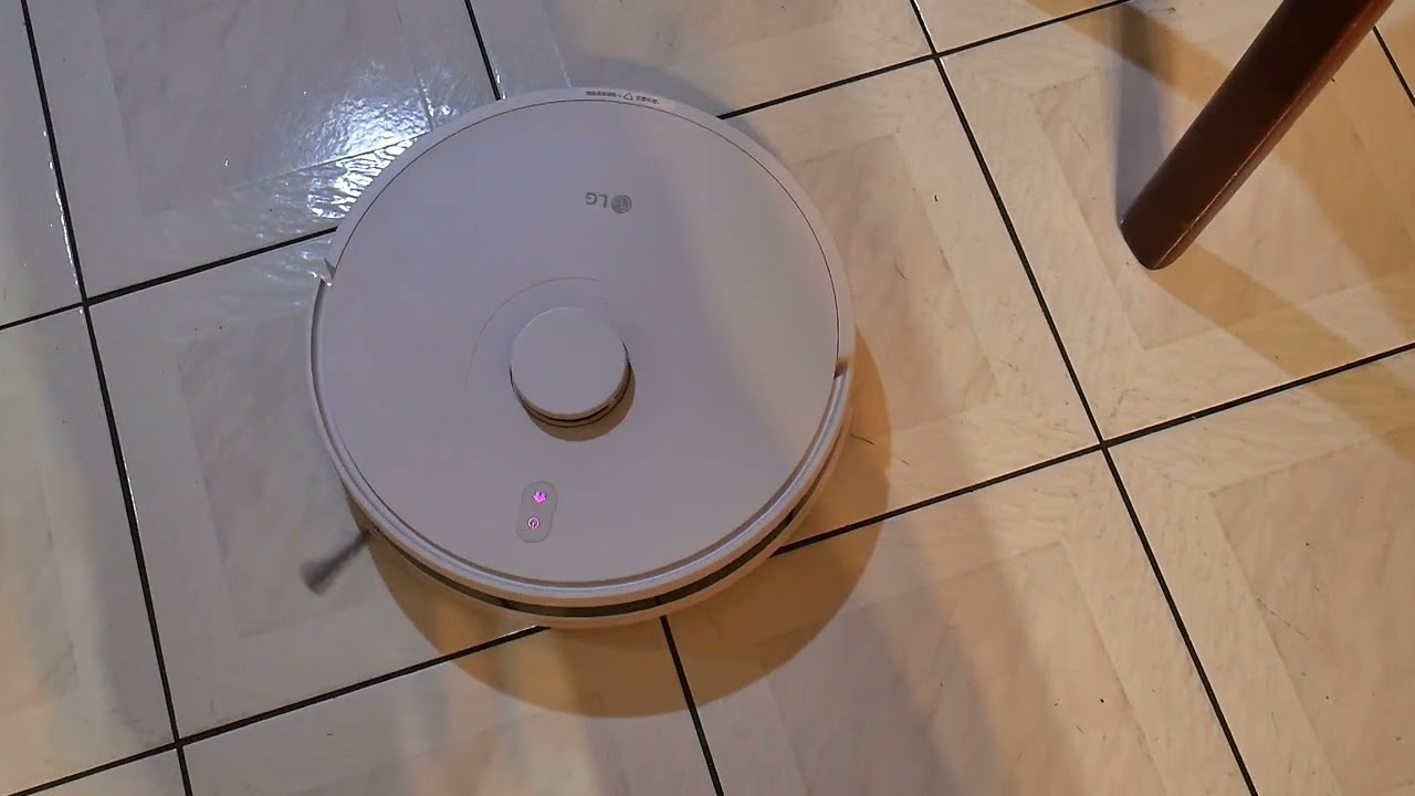 LG CordZero™ R5T 濕拖清潔機器人 (自動除塵) 濕拖測試7-返基地充電+清內部