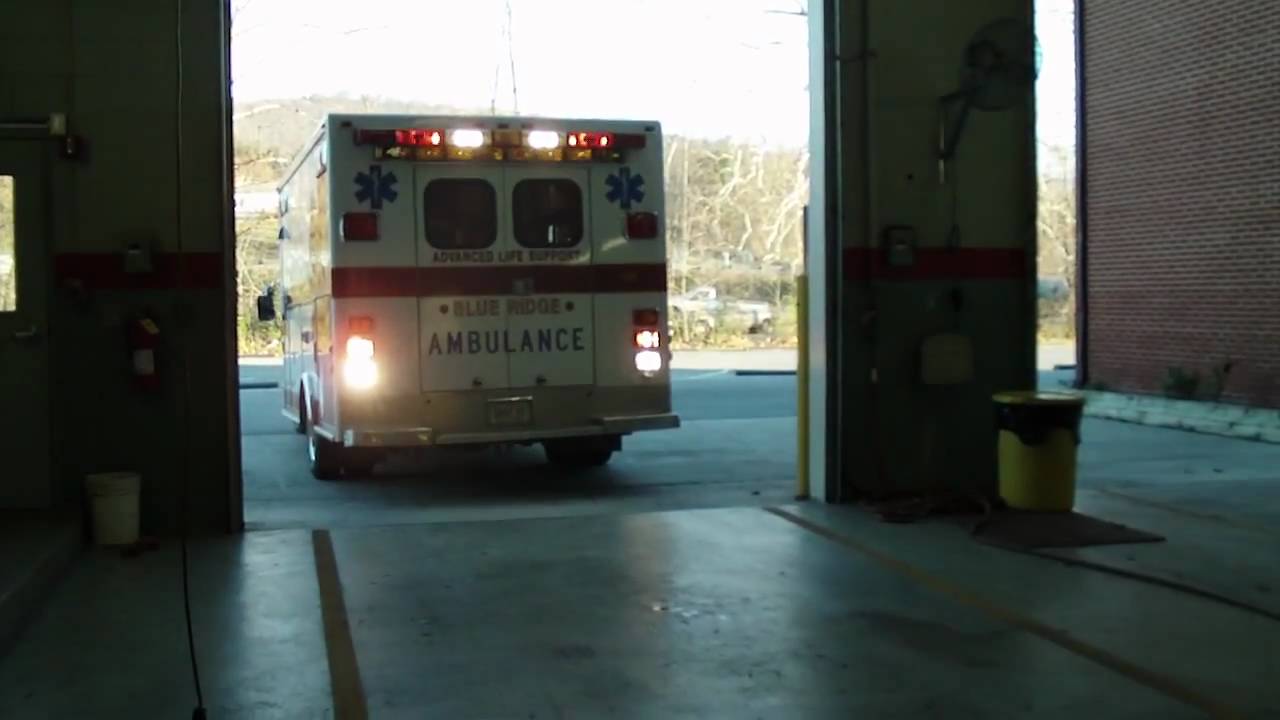 BRVRS Ambulance 154 backing into quarters