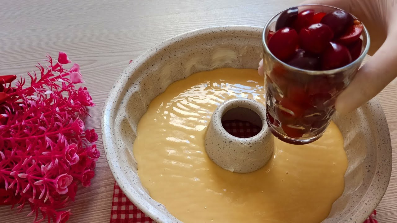 كيك هش ولذيذ 😋بحشوة الكرز 🍒 كتير طيب😱 يستحق التجربة ⁦✔️⁩مع أم شام