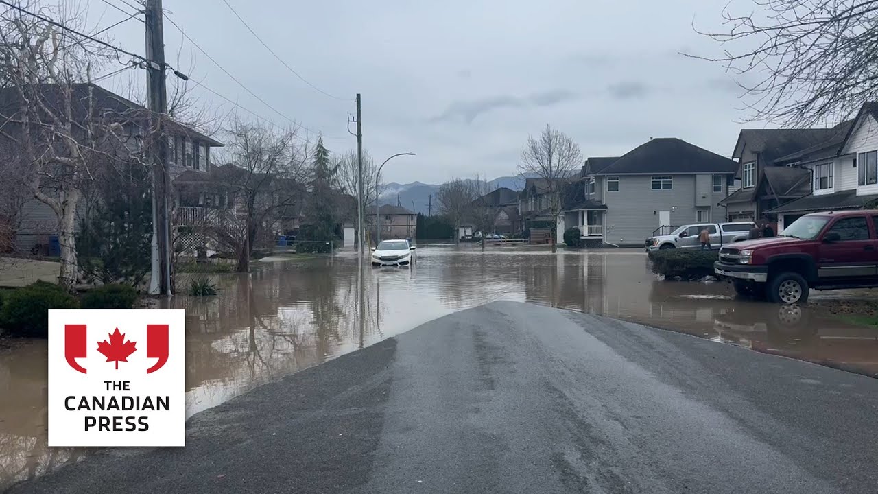 165 farms, 2,200 homes under flood evacuation order or alert in B.C.