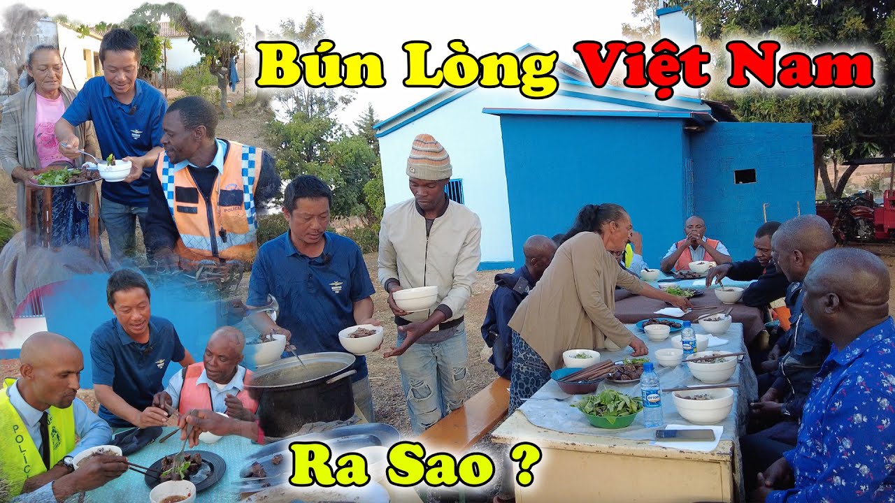 Các Đồng Chí Công An Huyện Ngạc Nhiên Trước Món Bún Lòng Việt Nam !!!