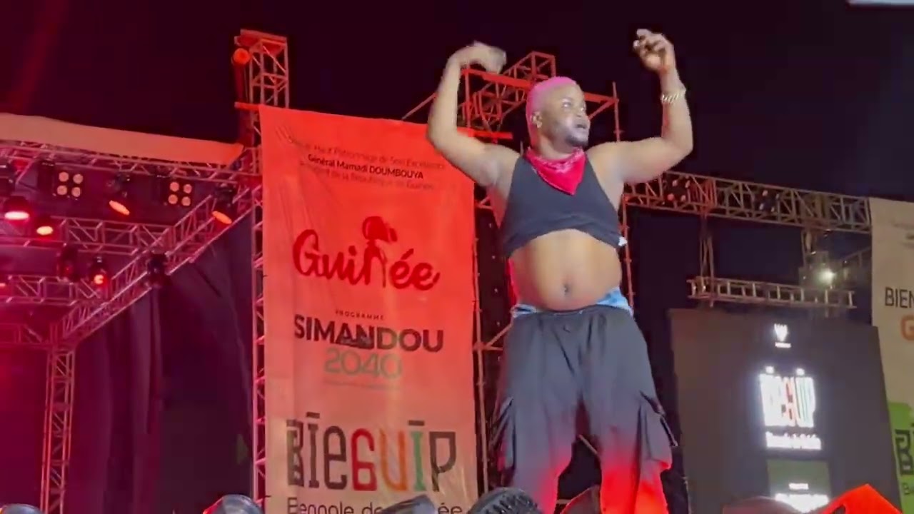 Soutien bombe était sur scène aussi à la clôture de la biennale de Guinée 🇬🇳