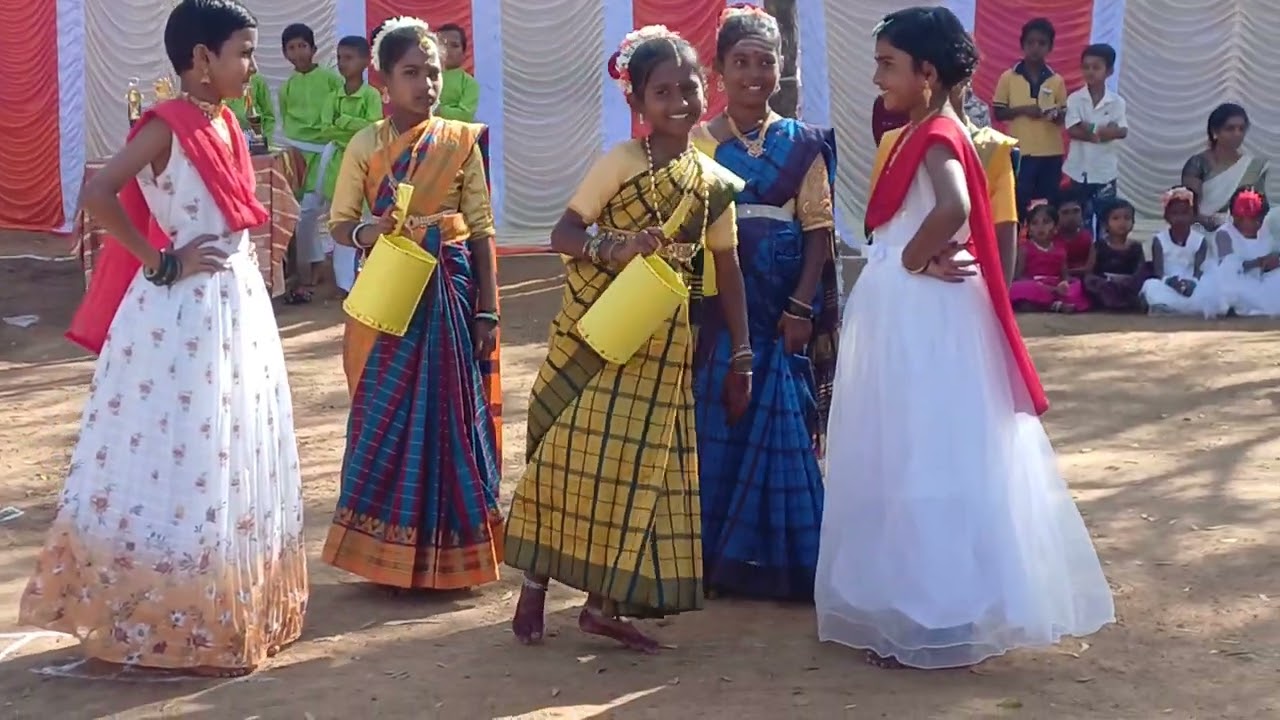 ಸಂವಿಧಾನ ಪೀಠಿಕೆ ಅರಂಭದ ನೃತ್ಯ GHPS KELUR TQ MUNDARAGI DIST GADAG