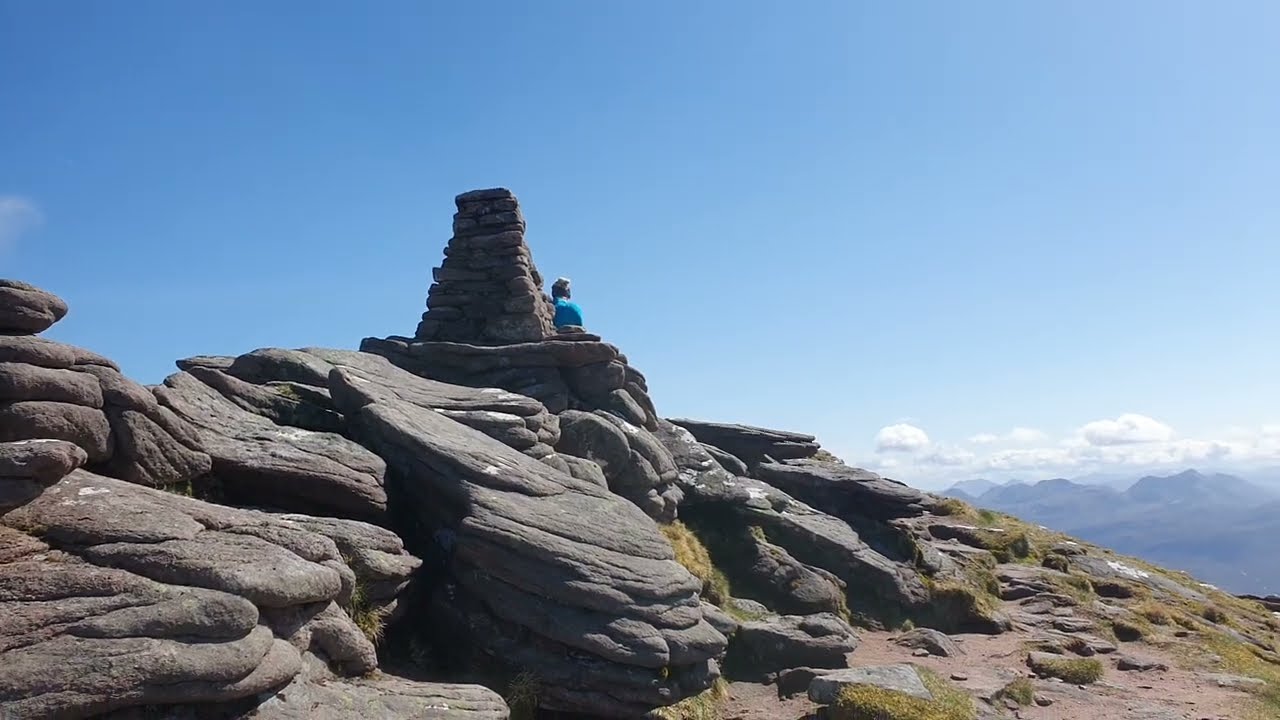 Tom na Gruagaich (Beinn Alligin) summit view