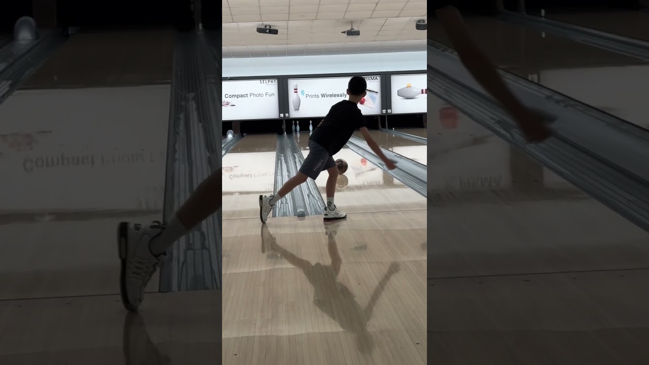 Taking the risk 🎳 #bowlingisfun #bowlingstyle #sports #bowlingaddicts #bowlingtechnique