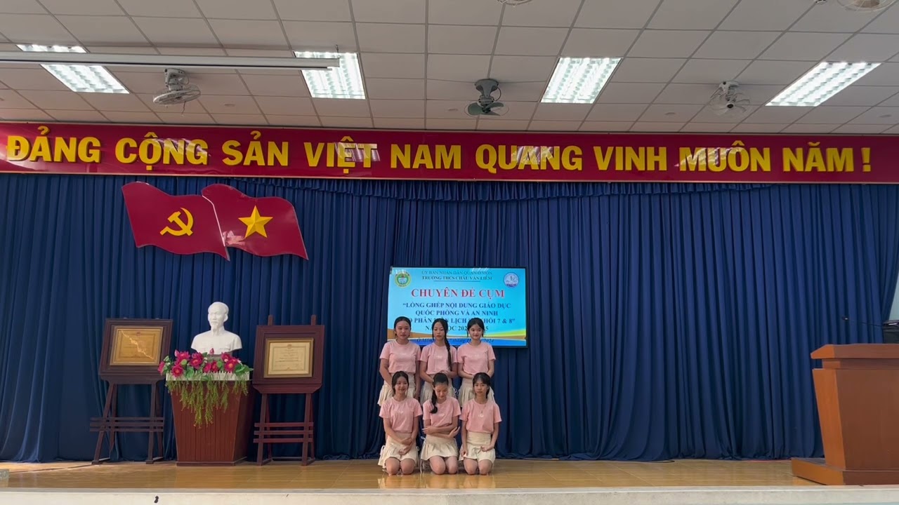 Chương trình văn nghệ: Chuyên đề cụm “ lồng ghép nội dung GD Quốc phòng và An Ninh vào môn Sử”
