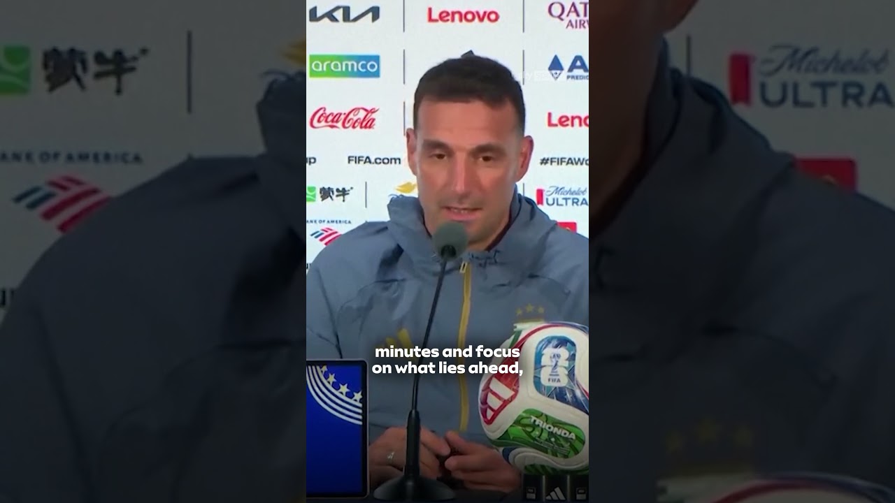 Lionel Scaloni on Lionel Messi breaking yet another record 🙌🇦🇷  #football  #worldcup  #messi