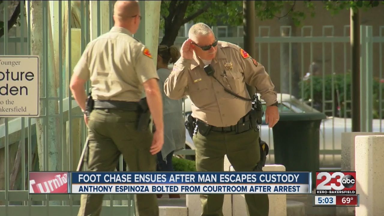 Man races out of courthouse after arrest