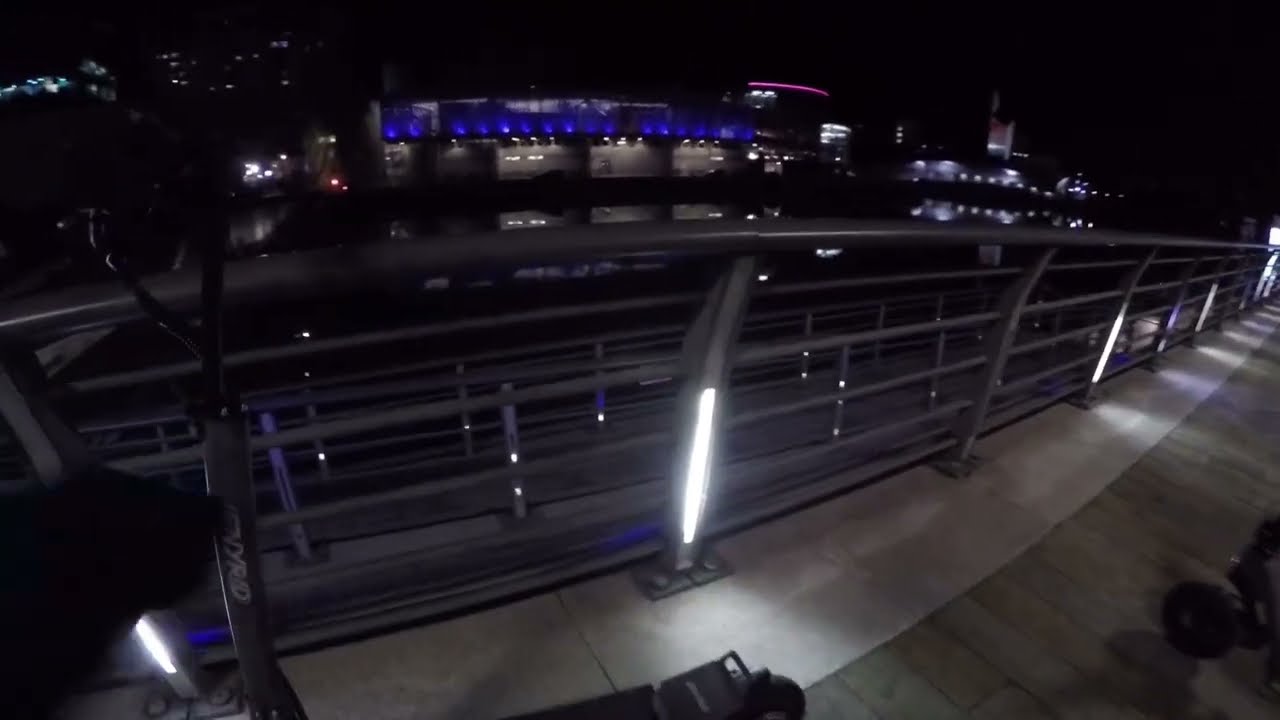 Evening Cruising On The  Ienyrid s1 And Vipcoo vs3 E-Scooters. 