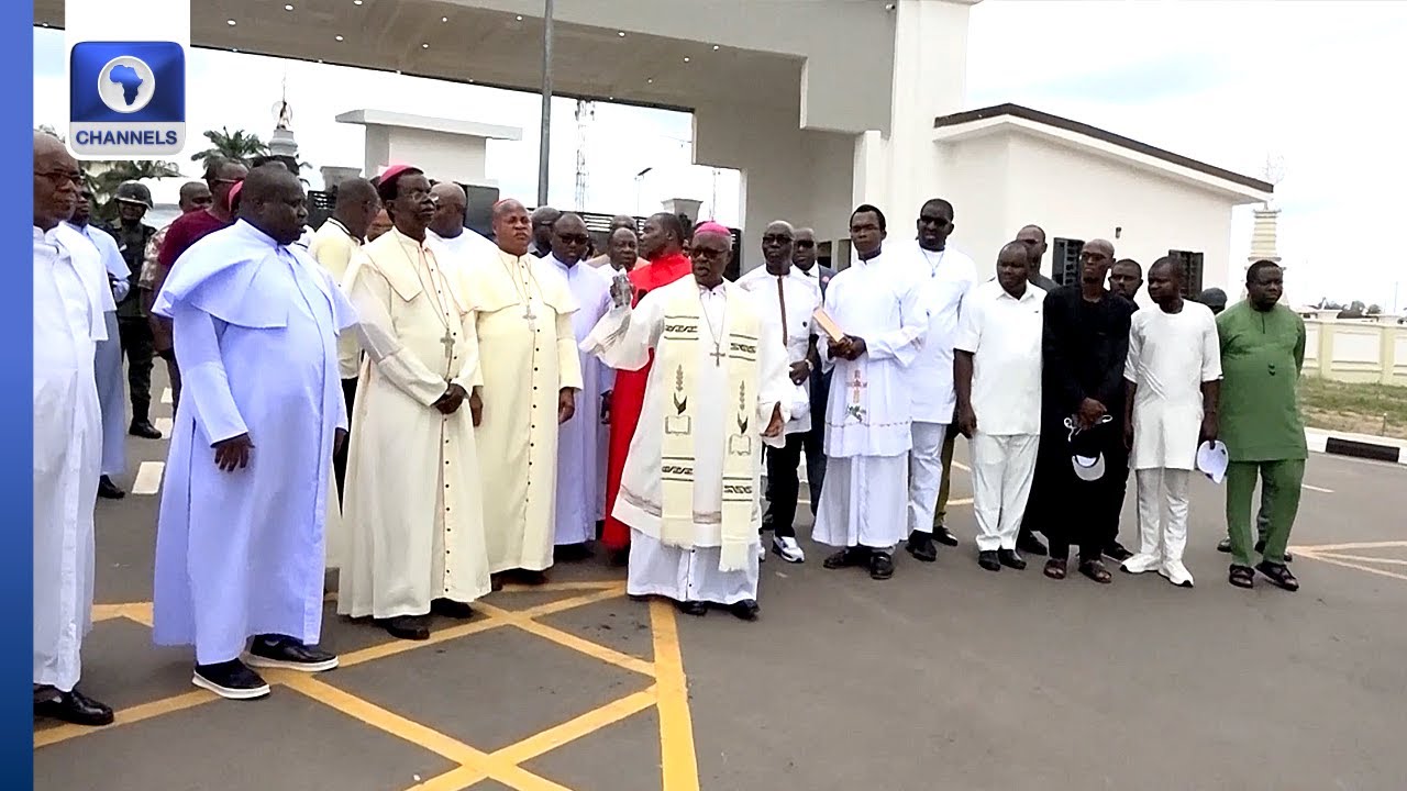 Catholic Bishops Consecrate New Govt House In Anambra