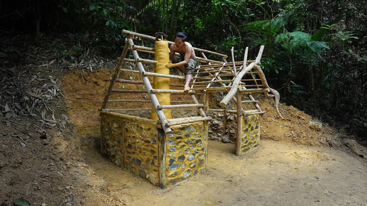 Bushcraft Survival Shelter, Clay Fireplace - The Outdoor Adventure of Hunter An, Part 1