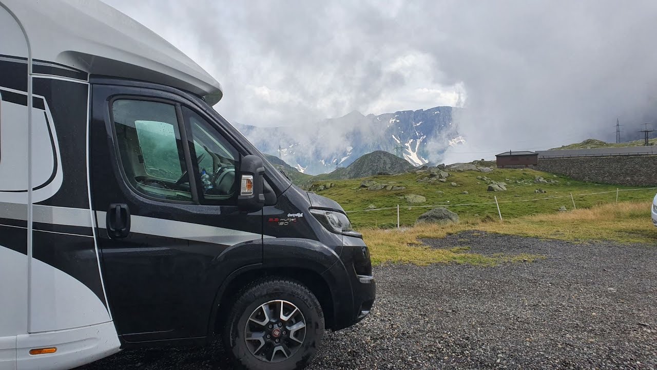 Alte Gotthard Pass Strasse Tremola mit dem Wohnmobil von Airolo
