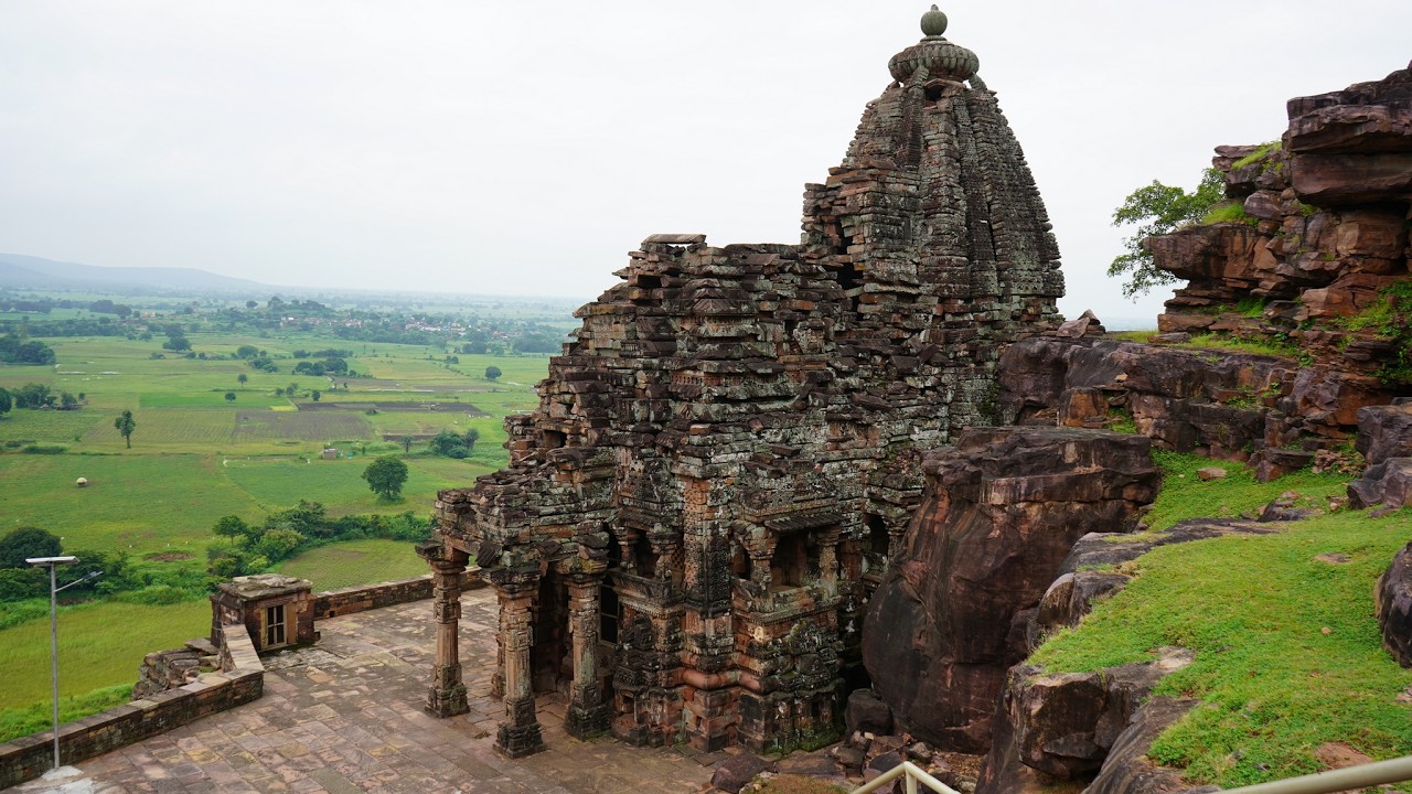 Temple Run Series – Journey 1,Stop 3, Mala Devi Temple. A beautiful, strange and mysterious Temple