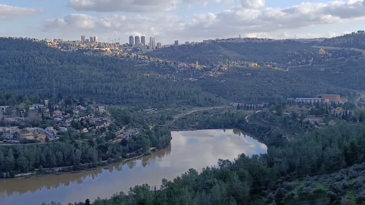 תצפית הספסל על מאגר בית זית