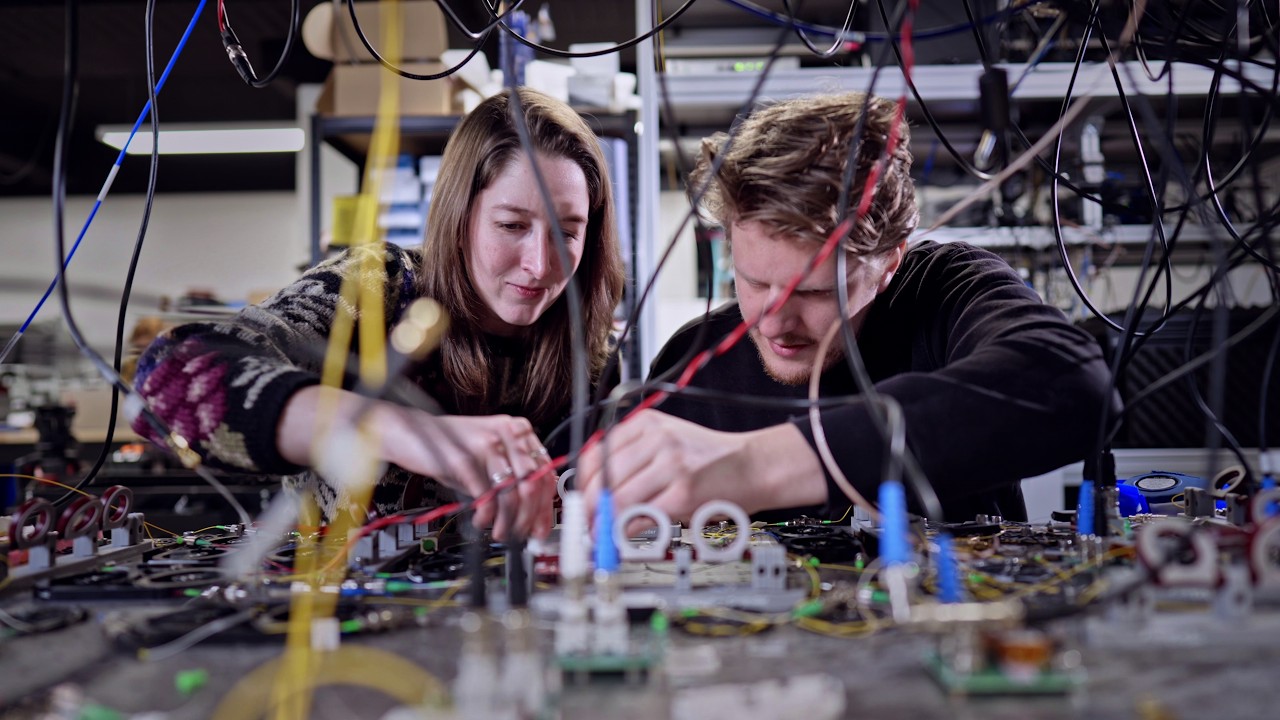 QphoX: Introducing the Quantum Transducer