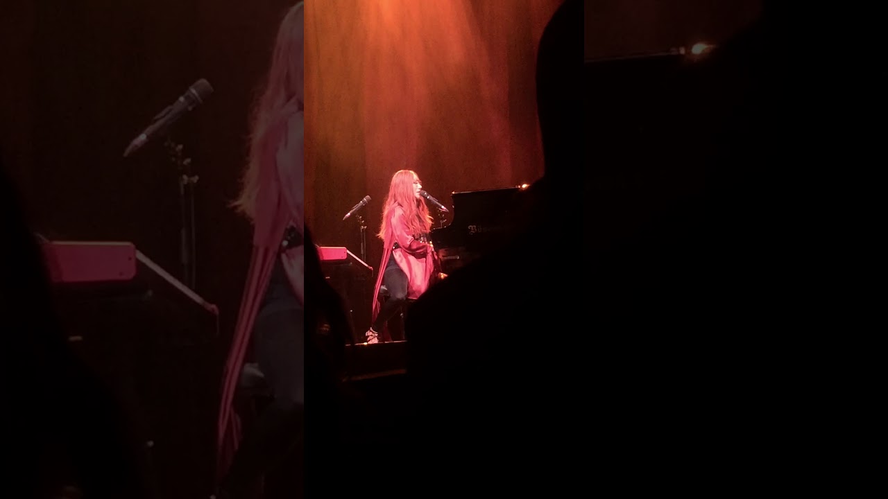 Tori Amos - Carry (Eugene-11/25/17)