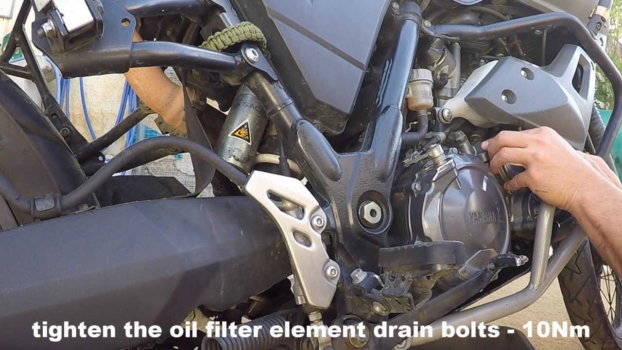 Oil change at Yamaha XT660Z - According maintenance manual