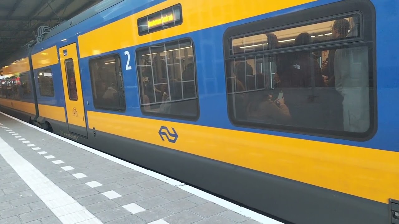 ICNG gespot op station Eindhoven Centraal + ICNG had een noodrem gemaakt