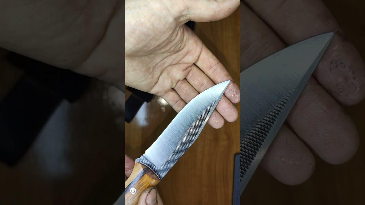 Prezentare cutit de vanatoare.