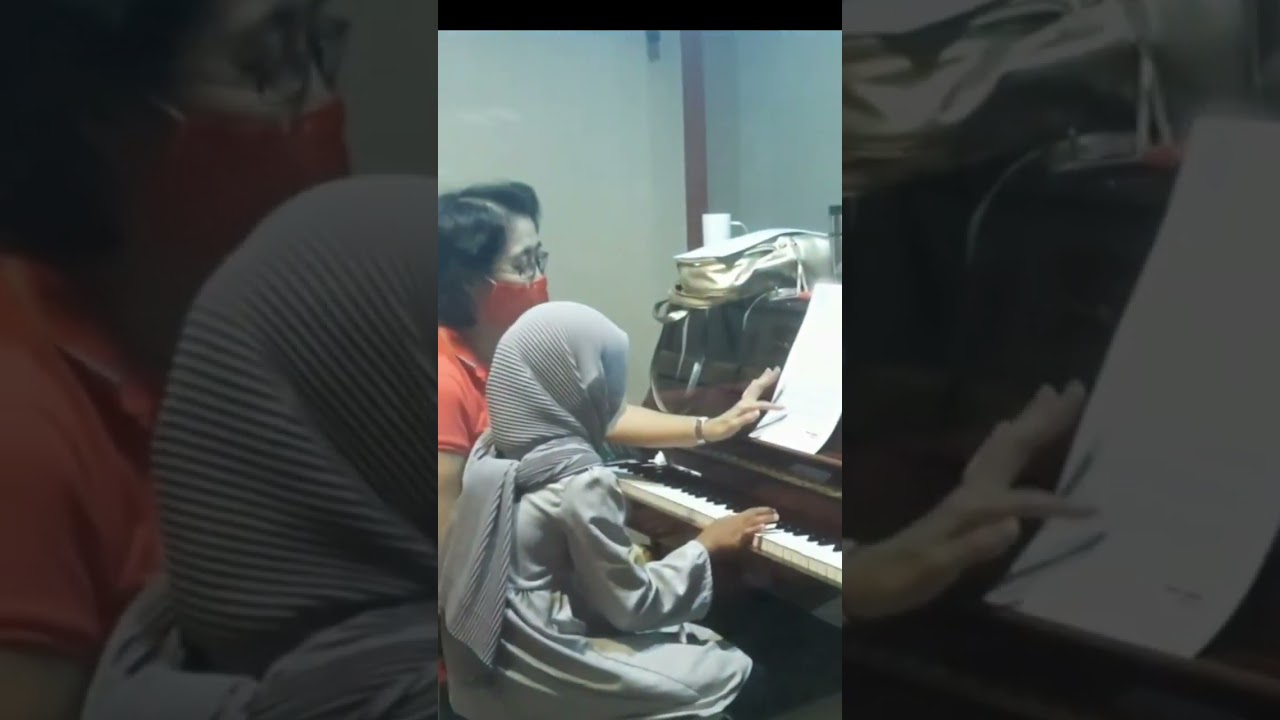 Hari Pertama Les Piano 