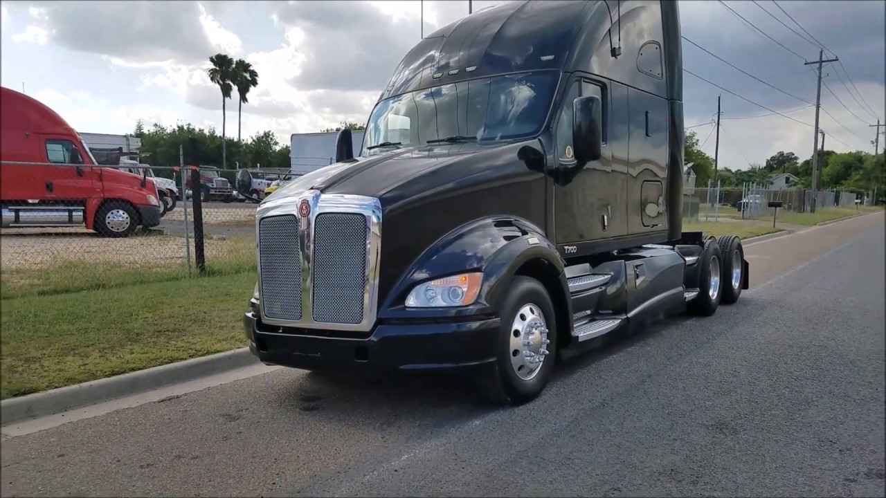 2011 KENWORTH T 700