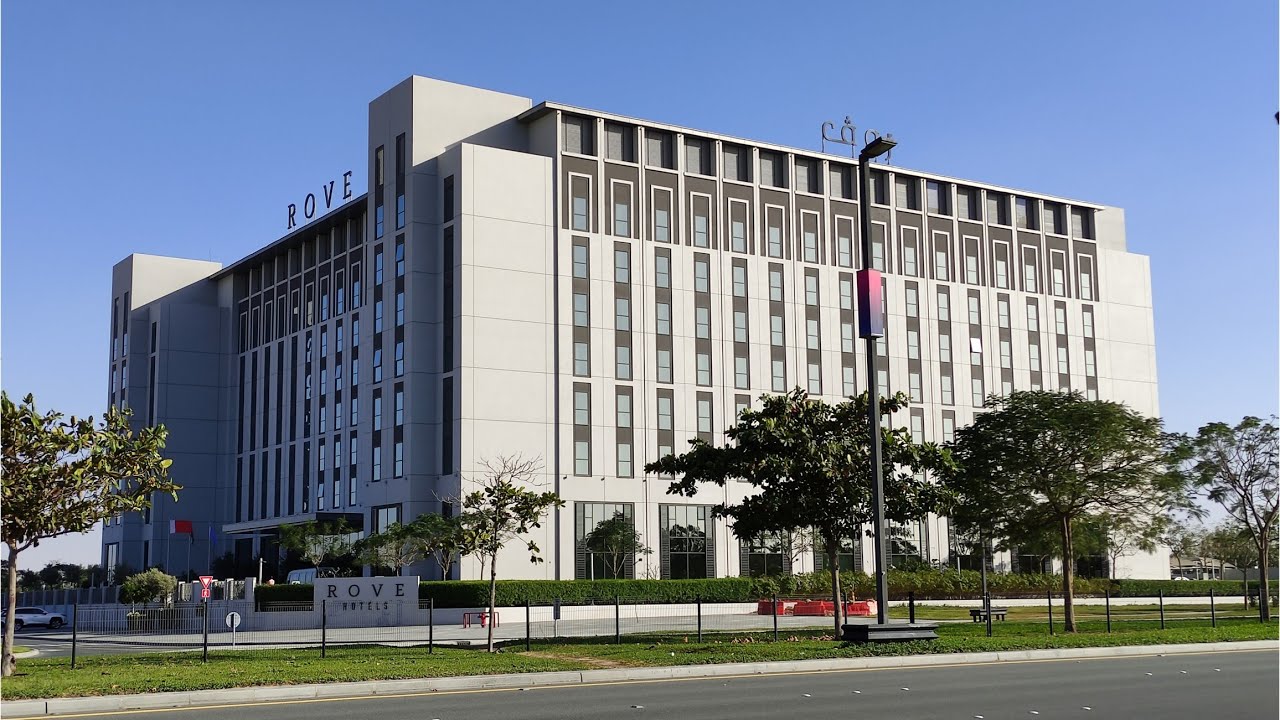 Hotel Rove At The Park Dubai - классный отель. Оазис  среди пустыни.