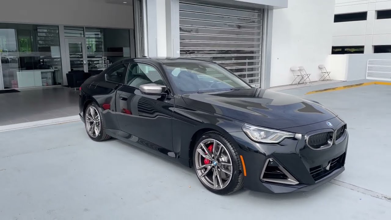 Tour the 2022 M240i in Black Sapphire | 4K