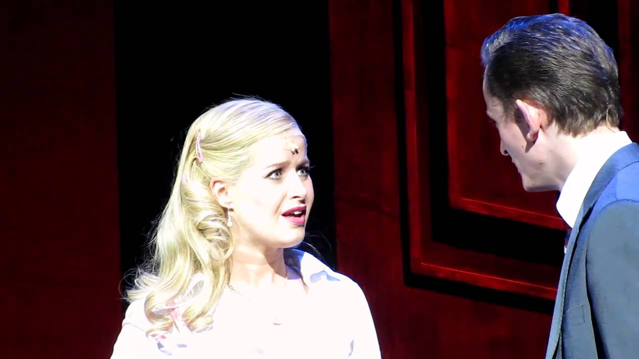 Madelon van der Poel, als Elle Woods in de musical Legally Blonde