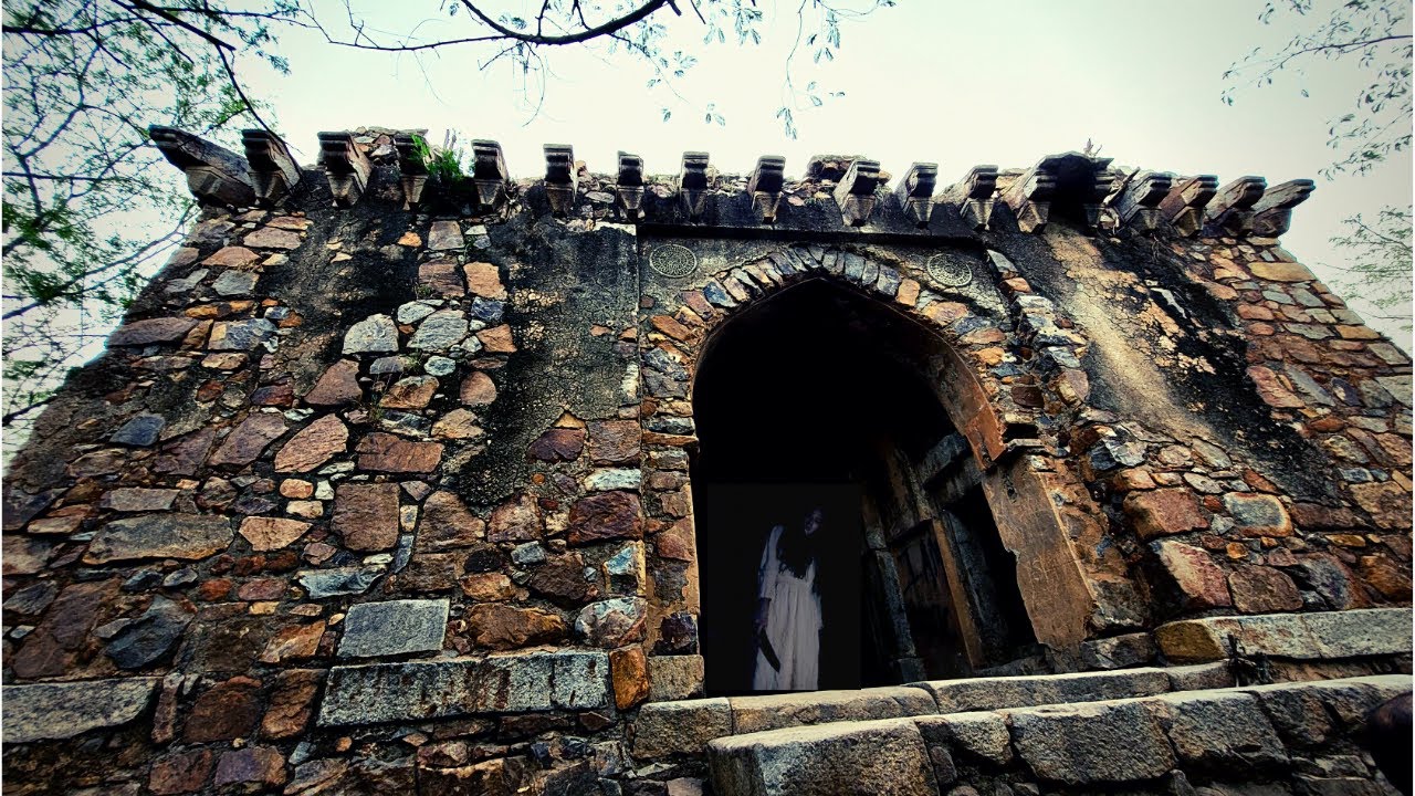 Malcha Mahal ka Bhoot | Full Tour | Haunted Places in Delhi