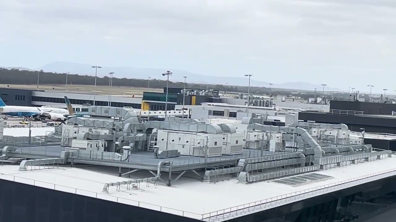 Melbourne Airport plane spotting 