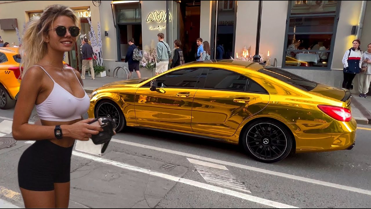 Обнищавшие от санкций 🇷🇺 россияне ездят на золотых мерседесах.Russians on golden Mercedes.Sanctions