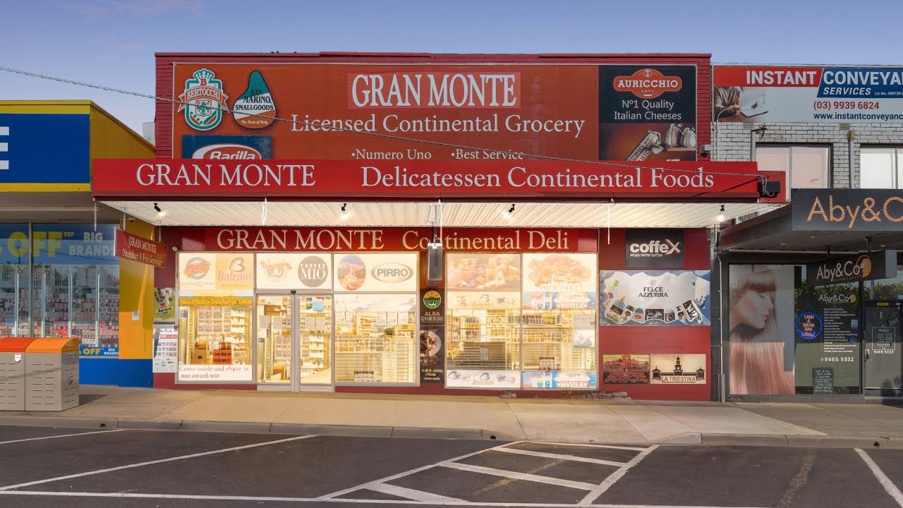 Harcourts Rata & Co LIVE Auction: 296 Station St, Lalor / Auc: Tony Lombardi / Agent: Mario Tucci