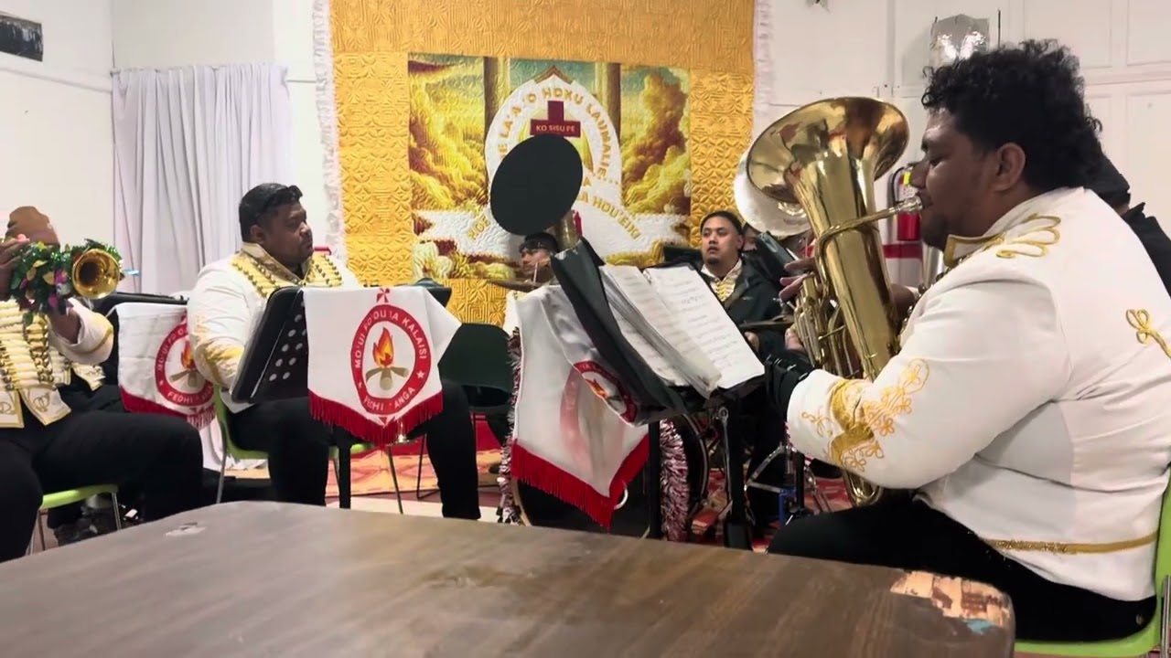 Moui Foou Brass Band - Praise Ye The Lord