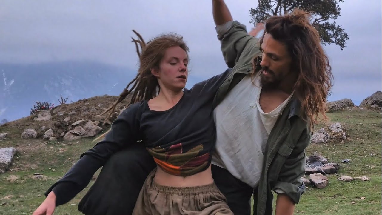 "MYCELIUM" Contact Improvisation Duet - Alena Yaku & Rai Cabireau - India 2025