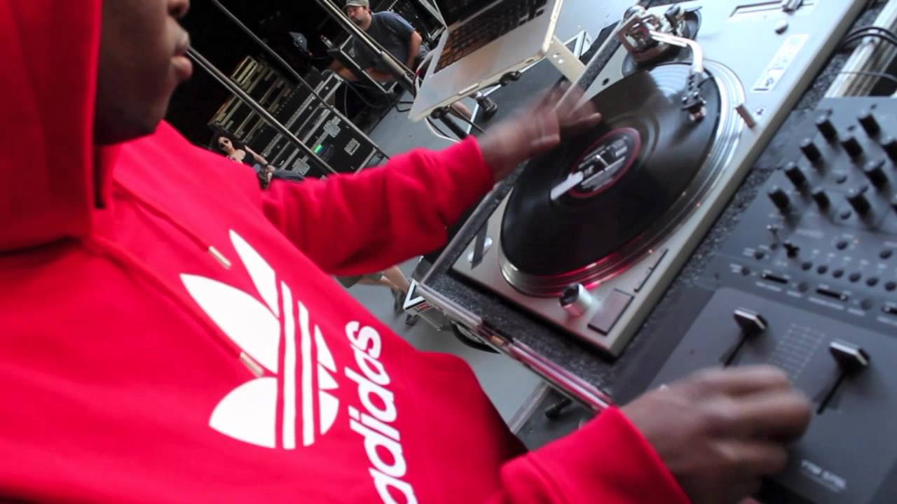 Dj Mo Beatz & Dj Bonics - 